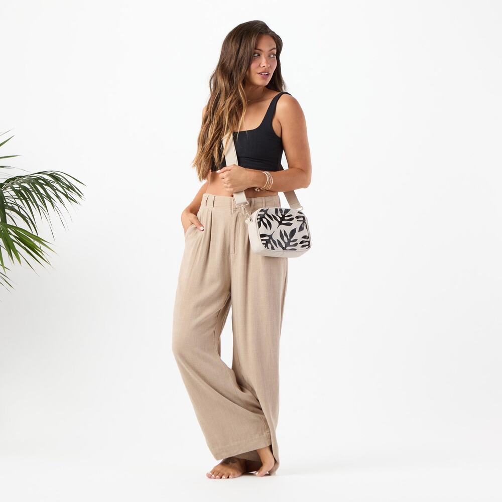 Aloha Collection• LE TOUR OLA Cross Body Bag Purse Black On Sandstone - Picture 4 of 12